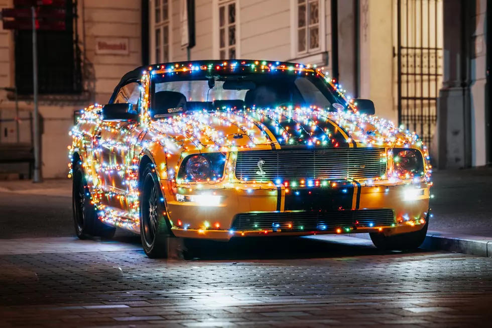 Is it Illegal to Put Christmas Lights on Your Vehicle in Indiana?